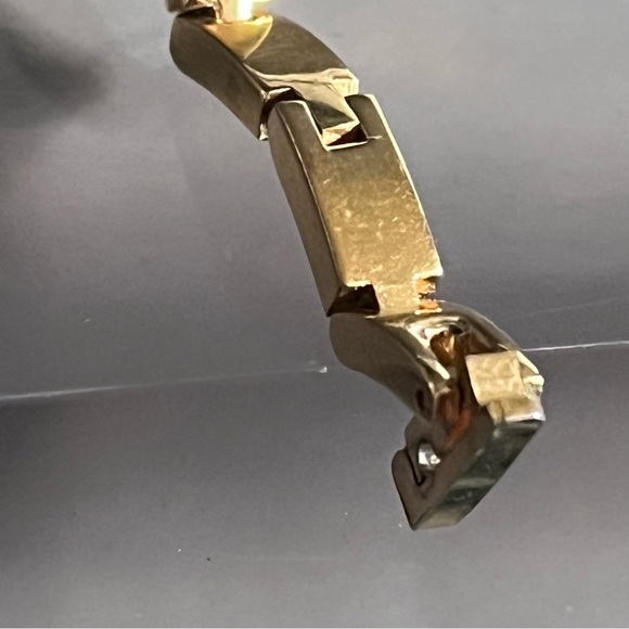 Armitron Now Gold Tone Ladies Bangle Bracelet Watch - Picture 9 of 15